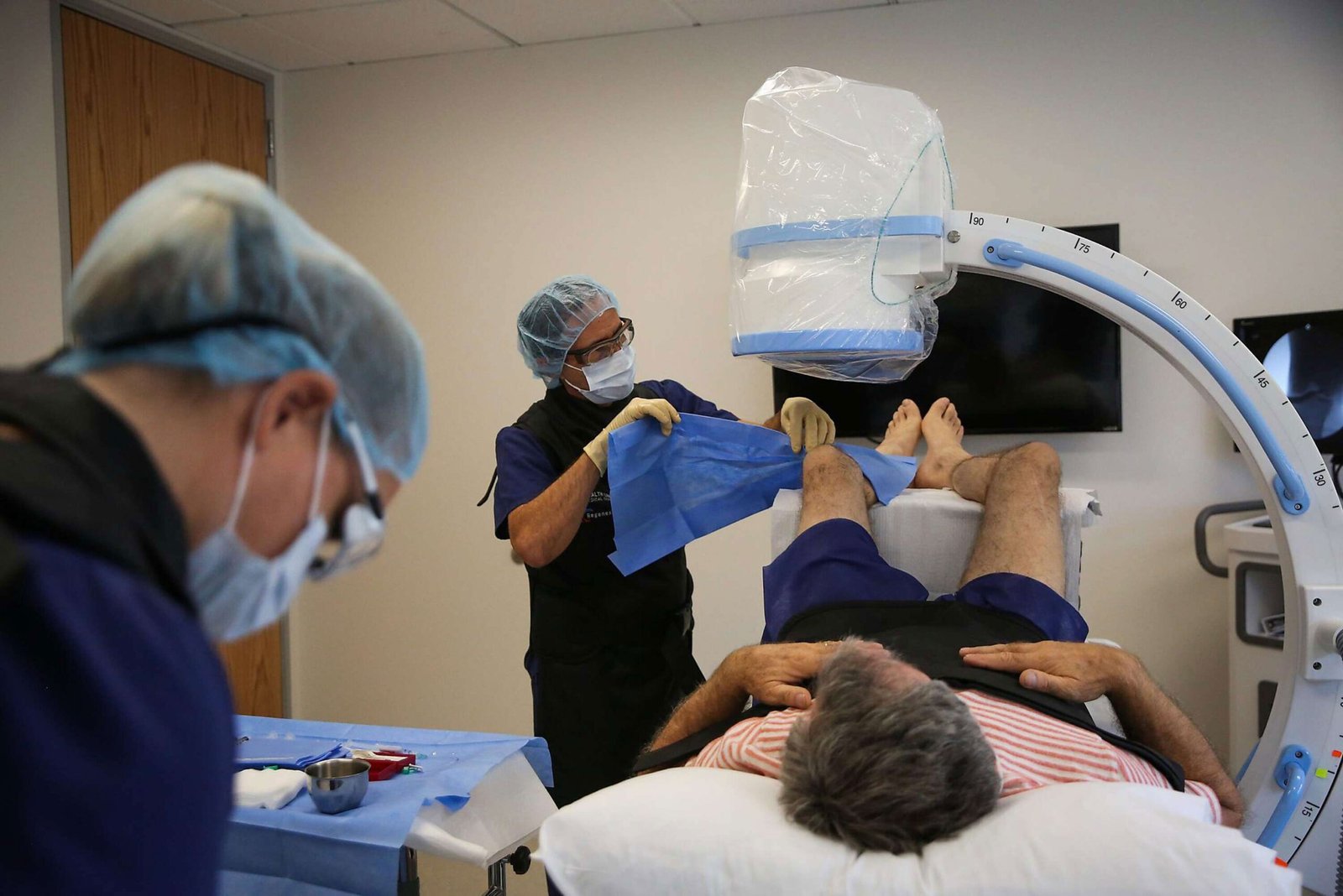 Illustration of MSC therapy procedure steps at Viezec